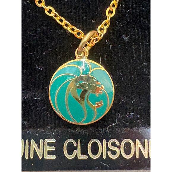 Vintage MGM Grand Las Vegas Cloisonné Pendant Necklace NOS on Card - Picture 3 of 6